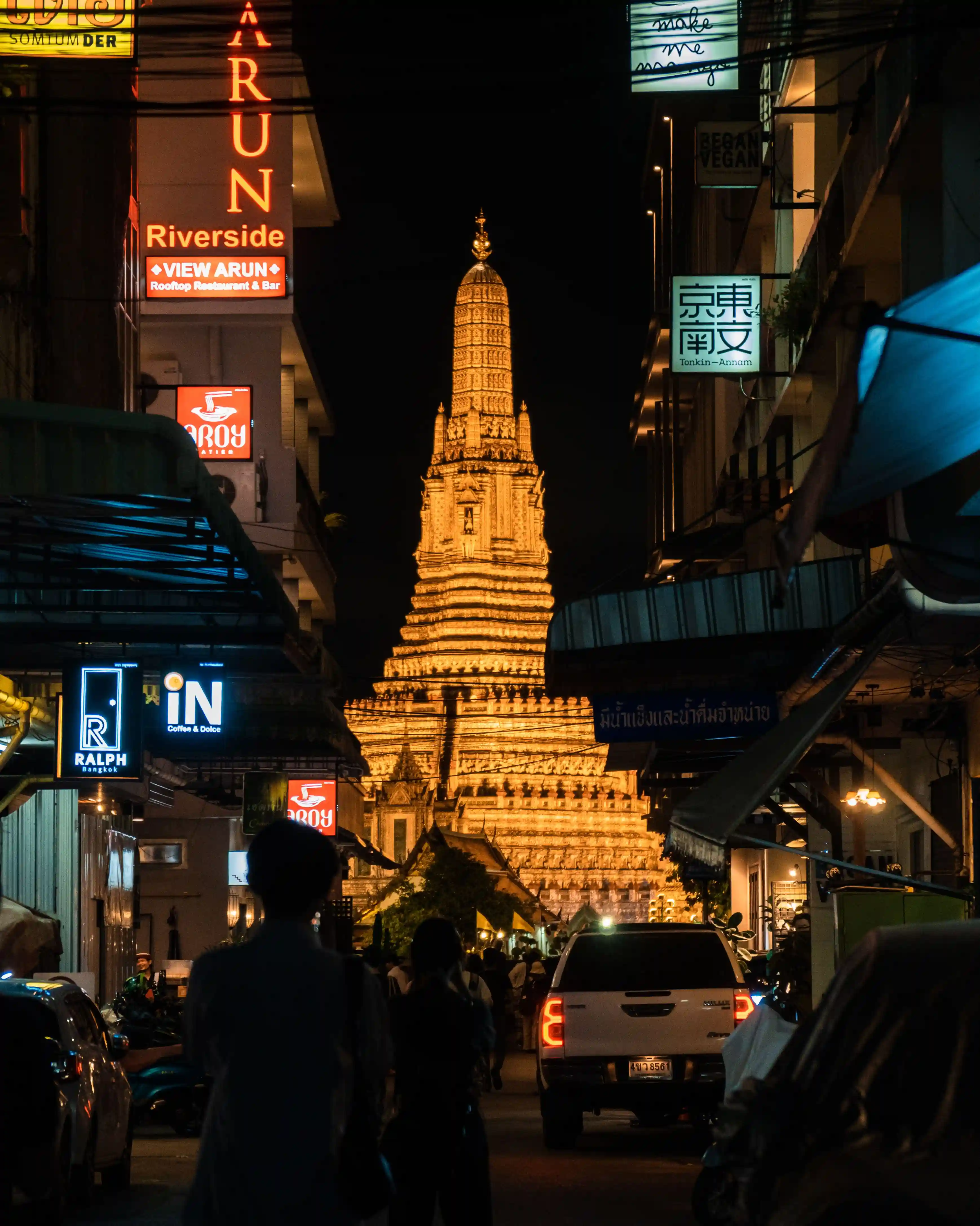 Wat Arun illuminé le soir